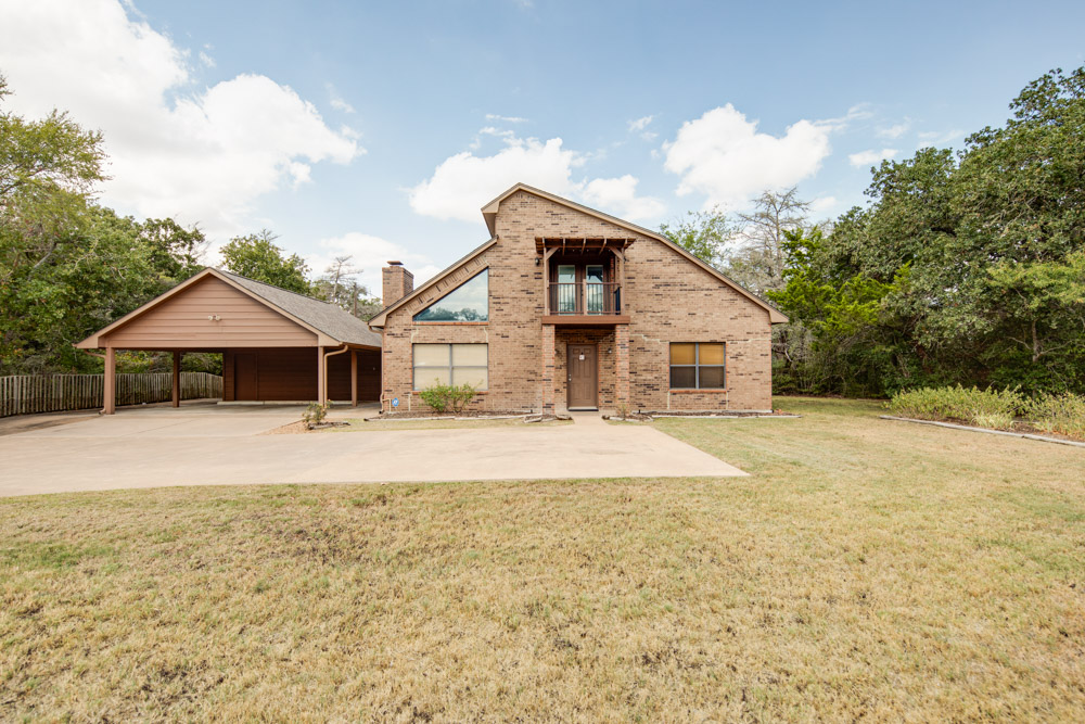 3832 Cedar Ridge Drive Property Photo 1