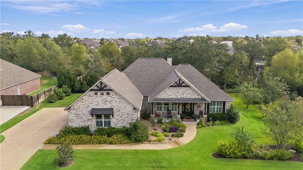 1910 Spanish Moss Drive Property Photo 1