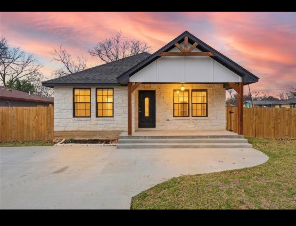 211 Moss Avenue Property Photo 1