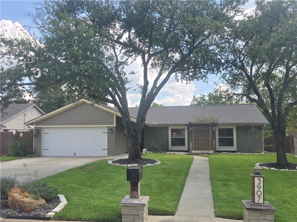 3907 Oak Bend Drive Property Photo 1