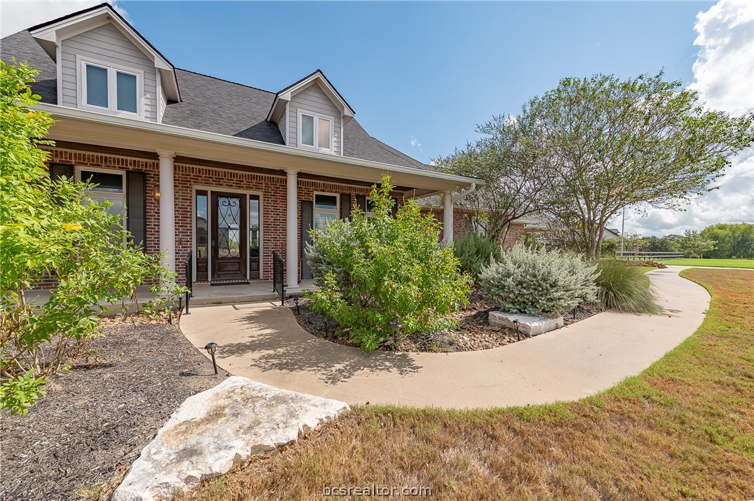 9949 Hunters Run Property Photo 1