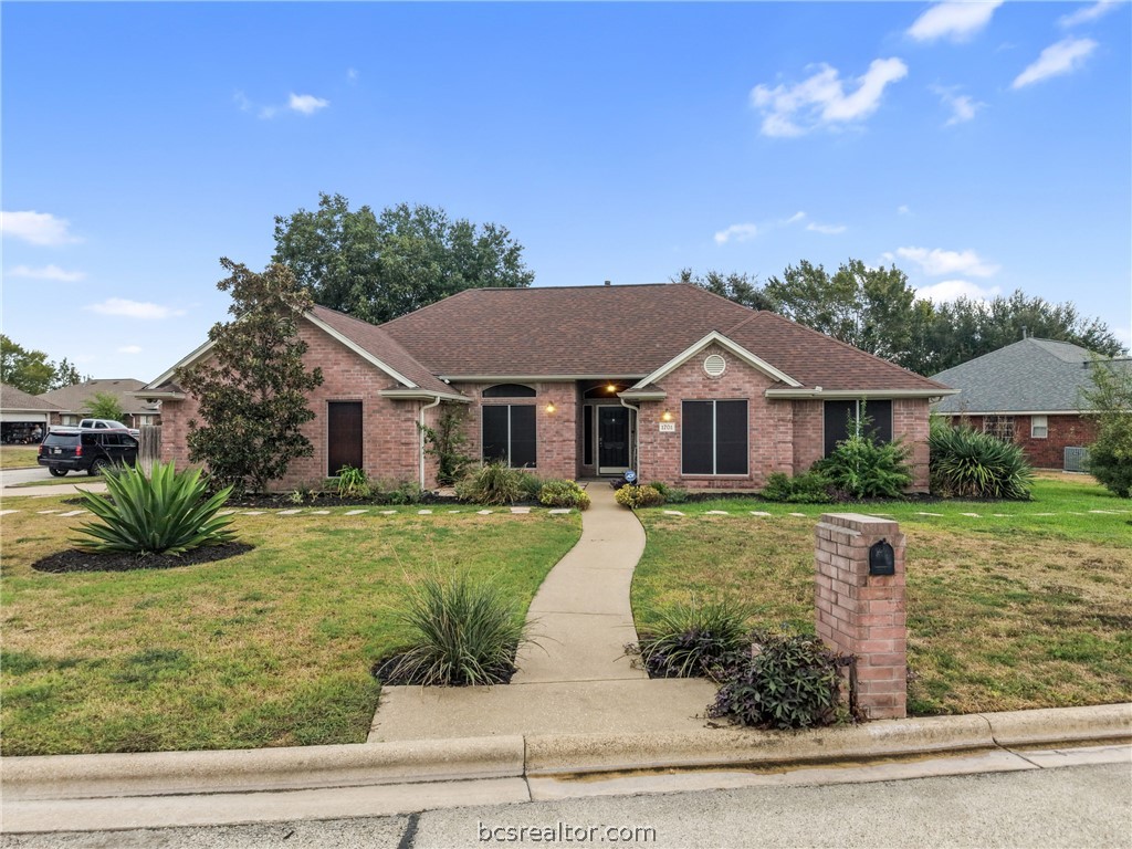 1701 Starling Drive Property Photo 1