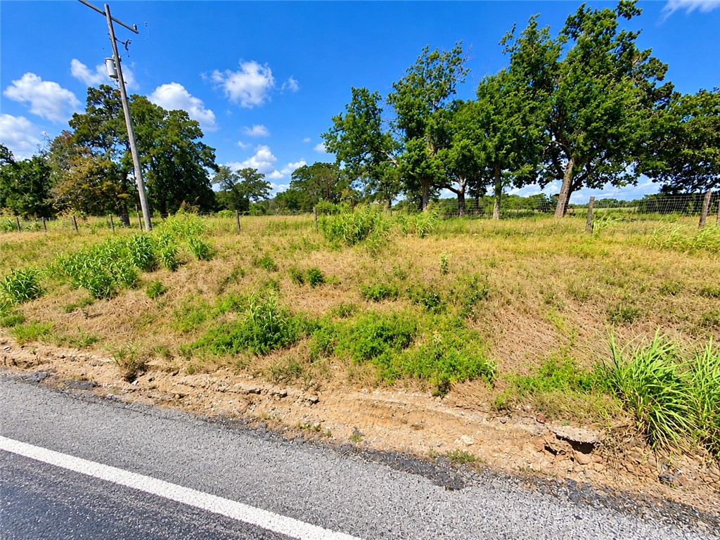 2.25 Acres Private Road 3001 Property Photo 4