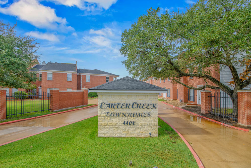 4400 Carter Creek Parkway Property Photo 1