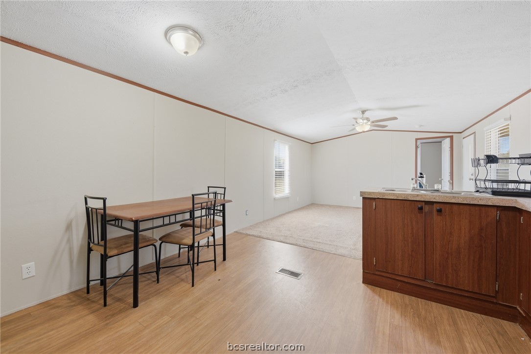 10854 Winn Road Property Photo 14