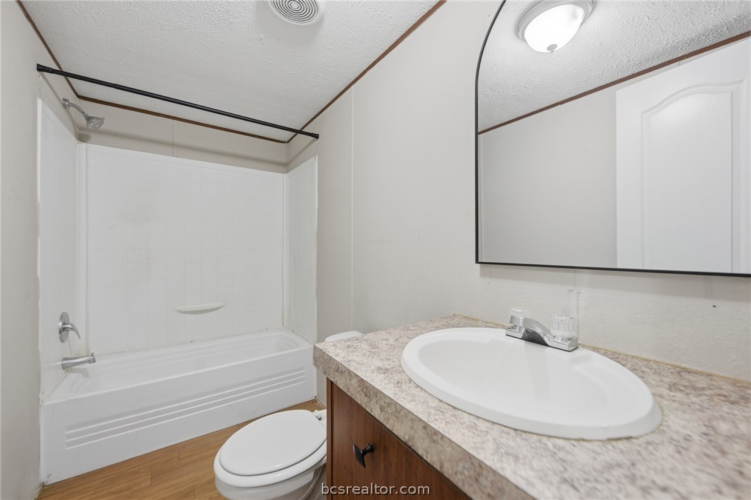 10854 Winn Road Property Photo 18