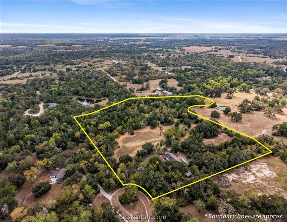 9164 Oak Hills Circle Property Photo 1