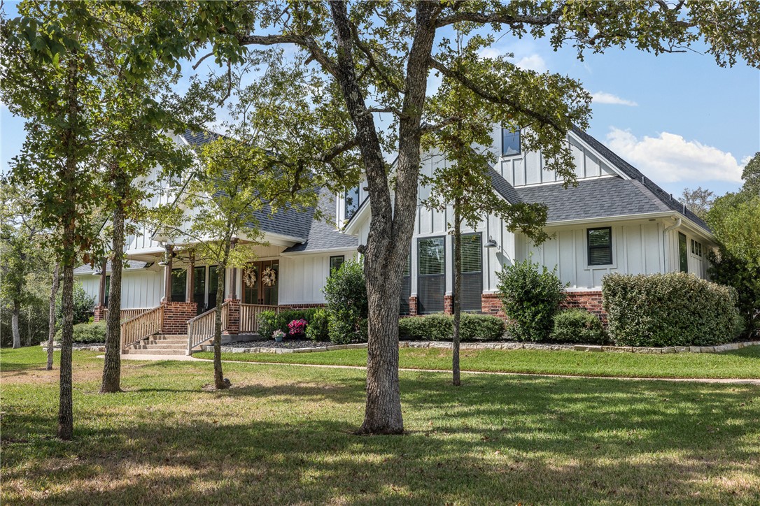 1001 Howe Drive Property Photo 1