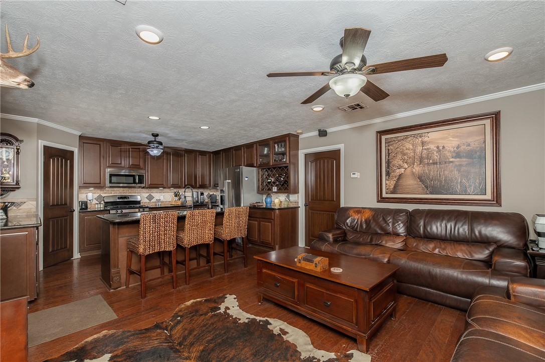 4901 & 4945 Leonard Road Property Photo 16
