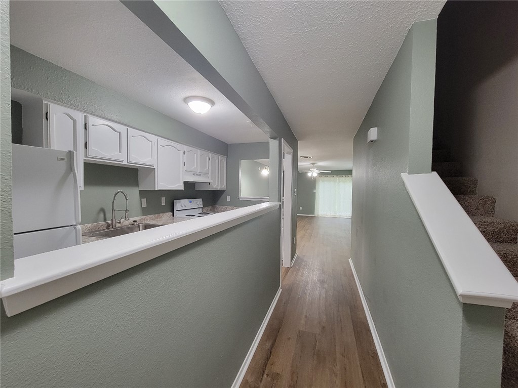 3923 Old Oaks Drive 1 Property Photo 1