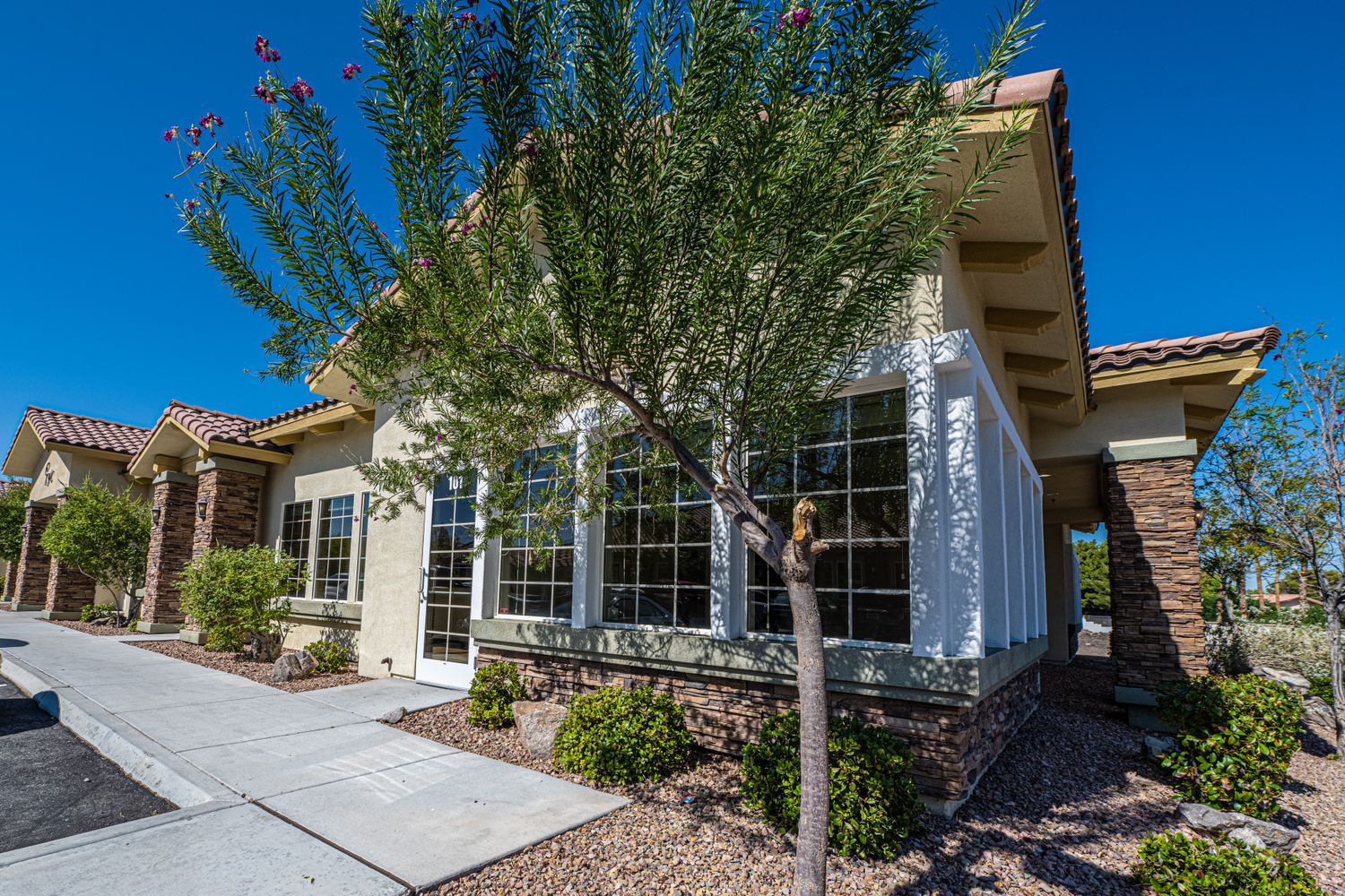 7375 S Pecos Road Property Photo 9
