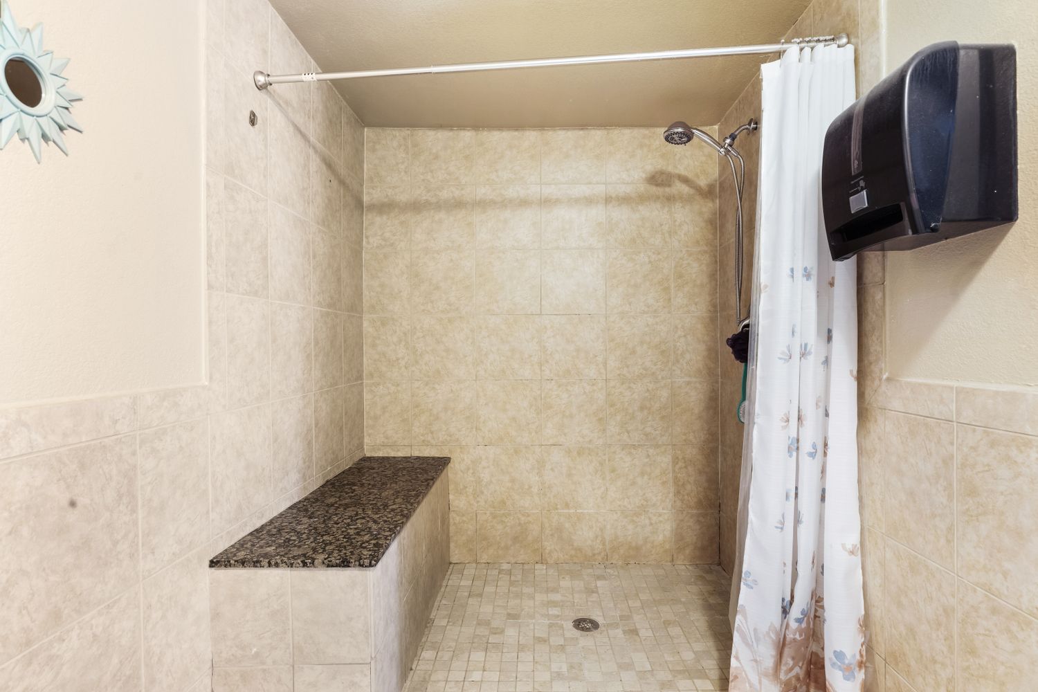 1106 North Wayside Drive Property Photo 25