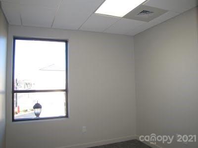 415 E Woodlawn Road Property Photo 4
