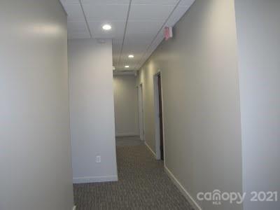 415 E Woodlawn Road Property Photo 7