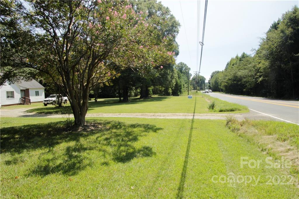 10003 Idlewild Road Property Photo 3