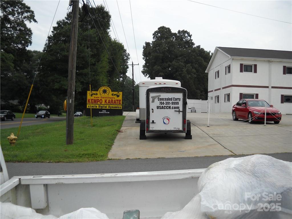 9003 Beatties Ford Road Property Photo 7