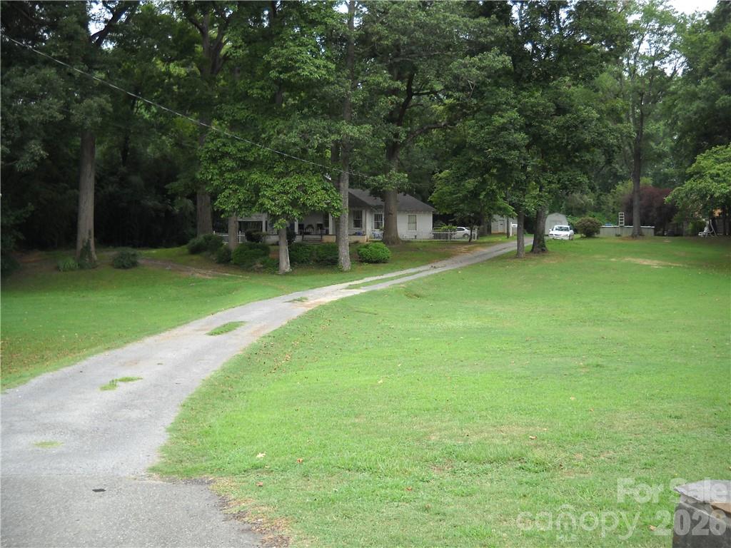 9003 Beatties Ford Road Property Photo 1