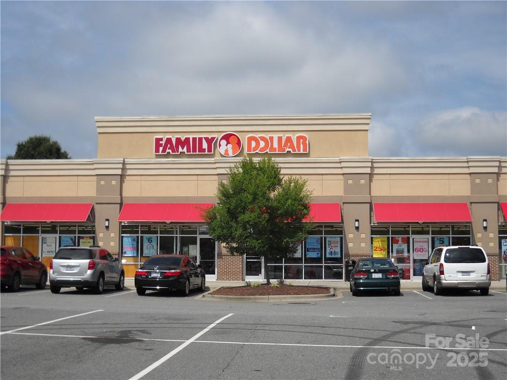 9003 Beatties Ford Road Property Photo 3