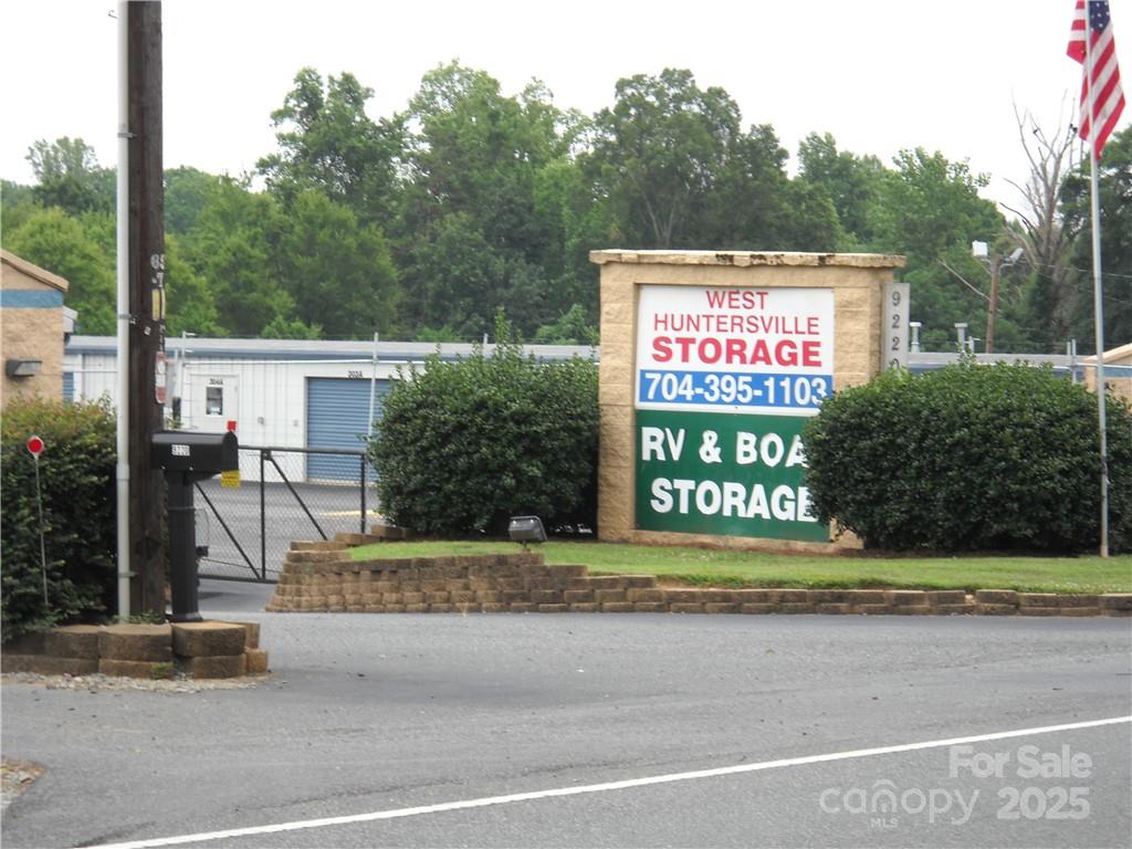 9003 Beatties Ford Road Property Photo 7