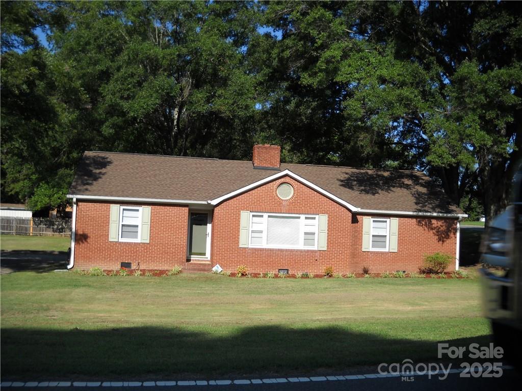 9007 Beatties Ford Road Property Photo 1