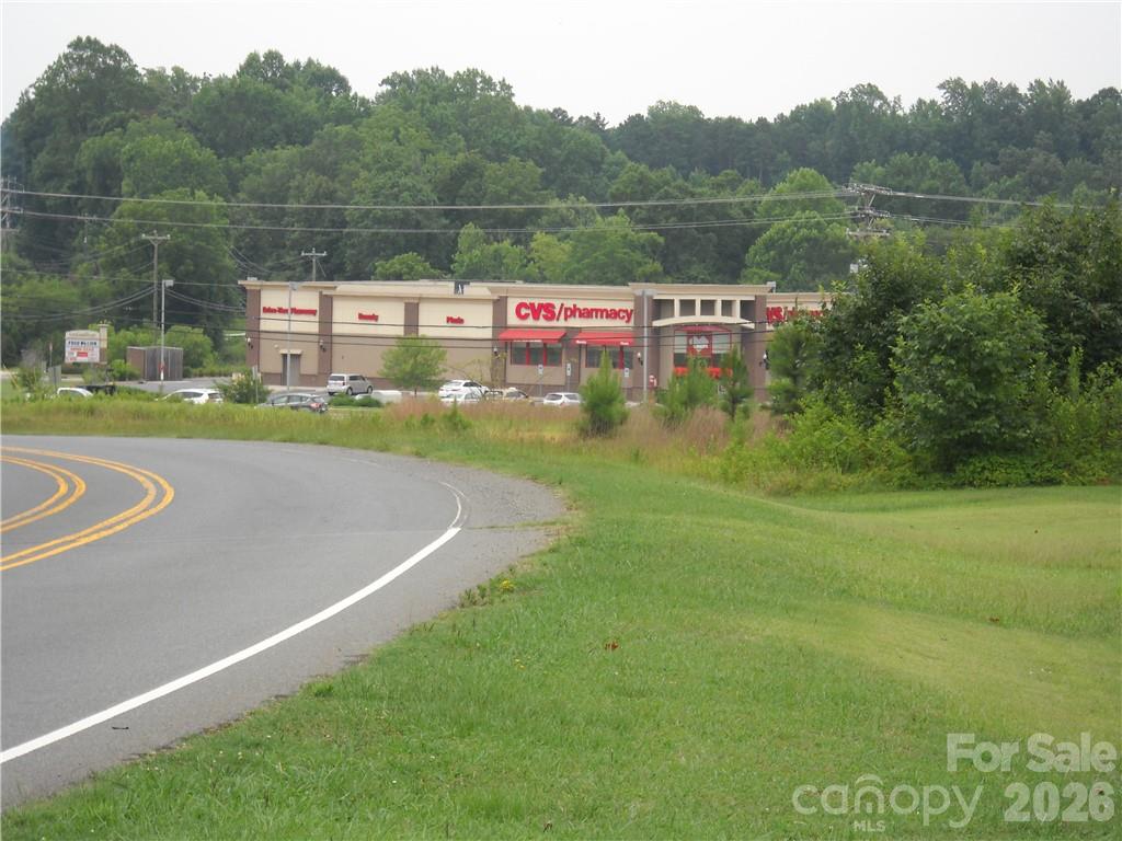 9007 Beatties Ford Road Property Photo 10