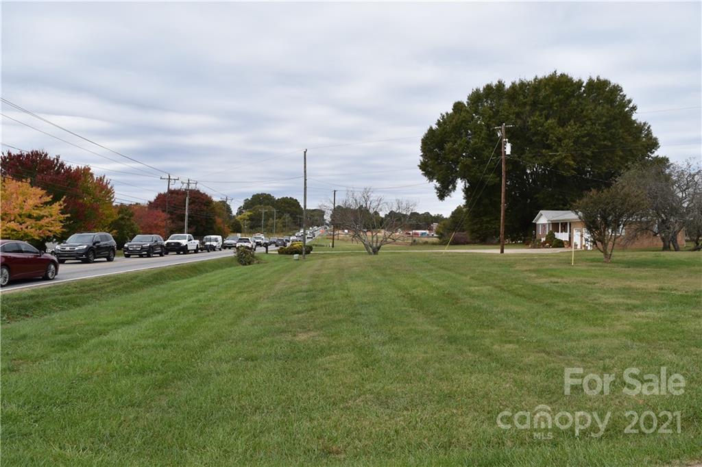 768 River Highway Property Photo 6