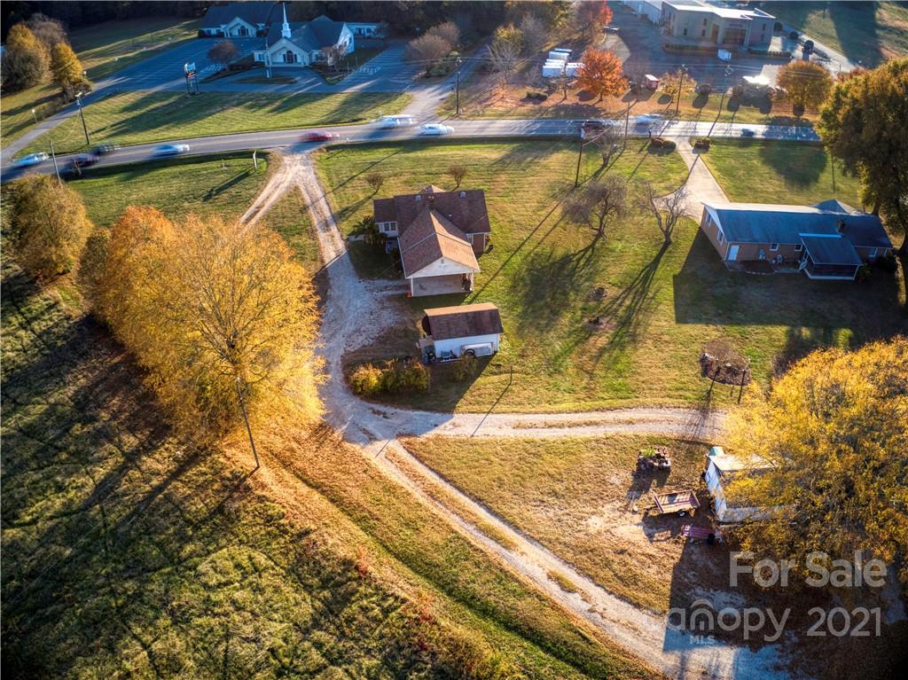 768 River Highway Property Photo 18