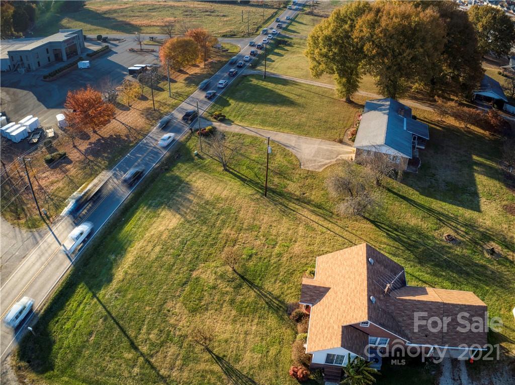 768 River Highway Property Photo 27