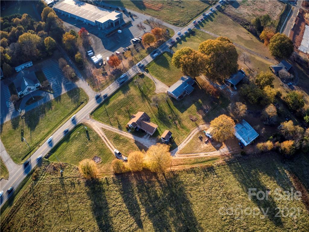 768 River Highway Property Photo 31