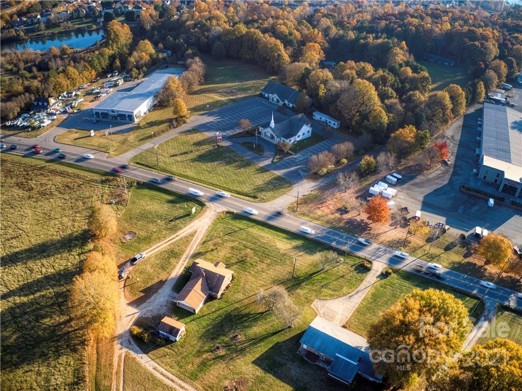 768 River Highway Property Photo 33