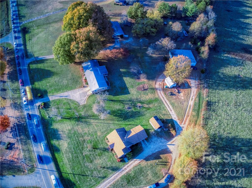 768 River Highway Property Photo 35