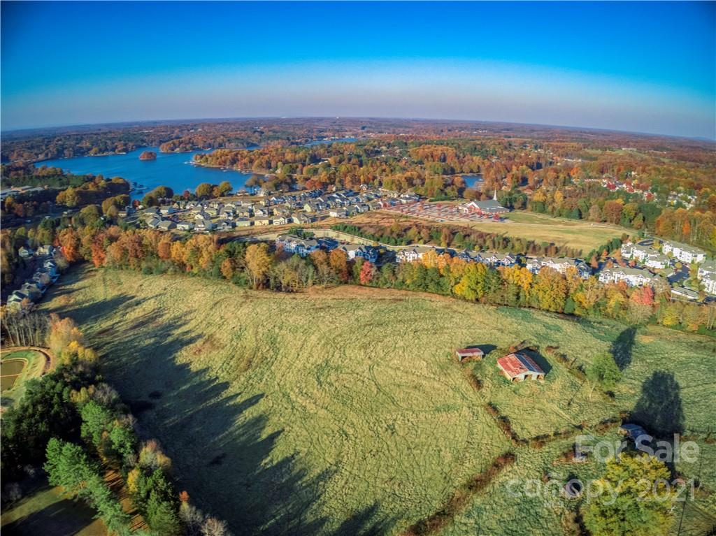 768 River Highway Property Photo 37
