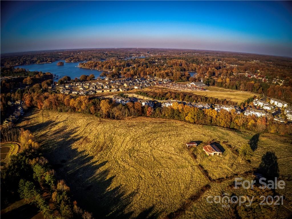 768 River Highway Property Photo 38