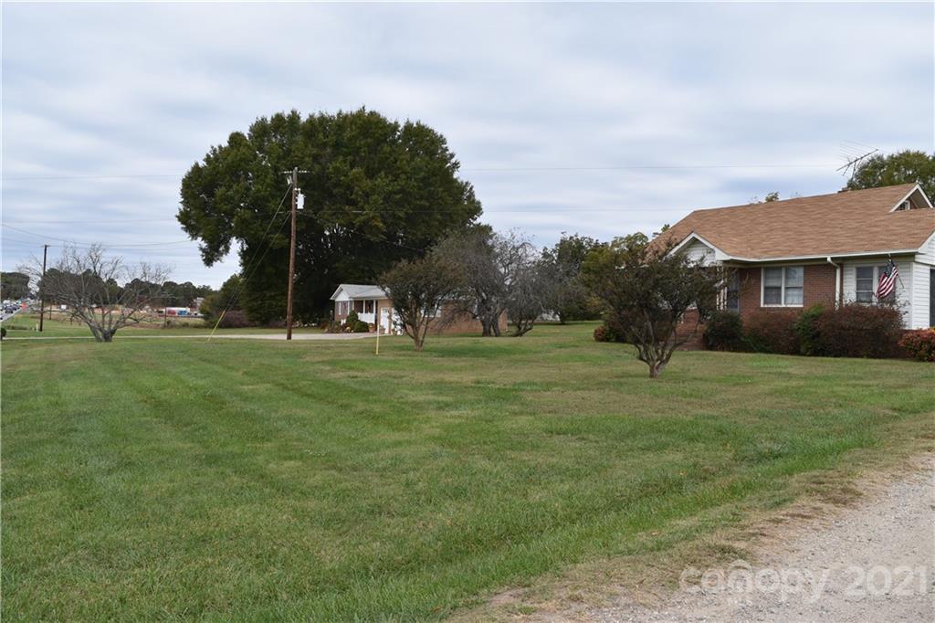 768 River Highway Property Photo 7