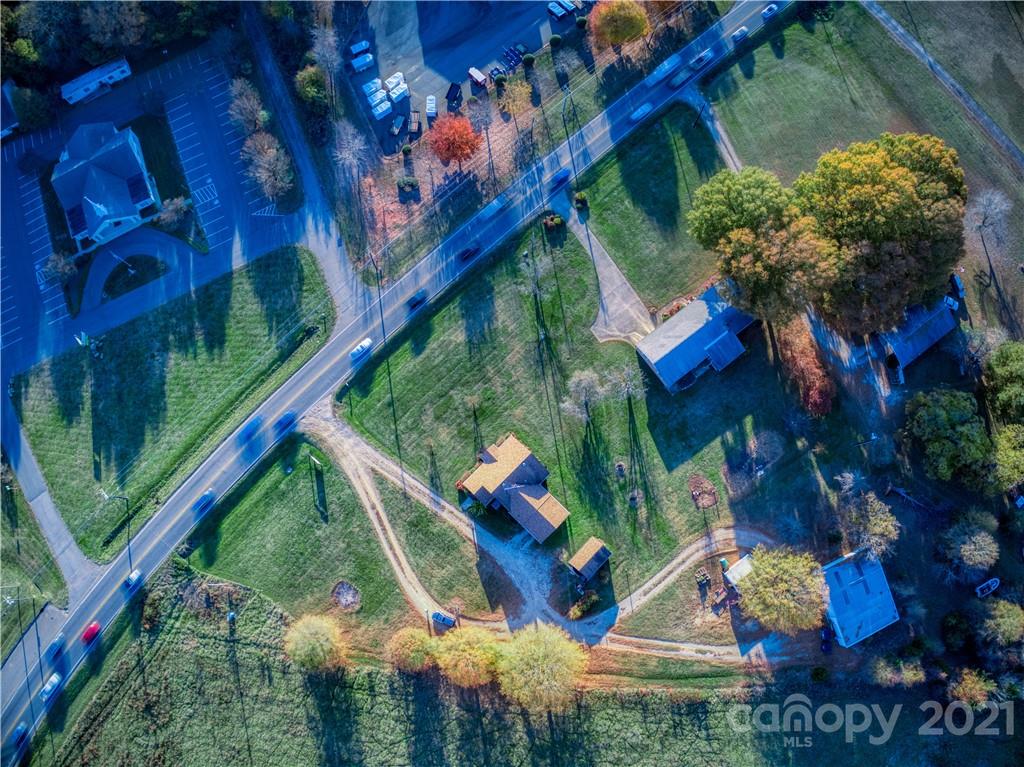 768 River Highway Property Photo 16