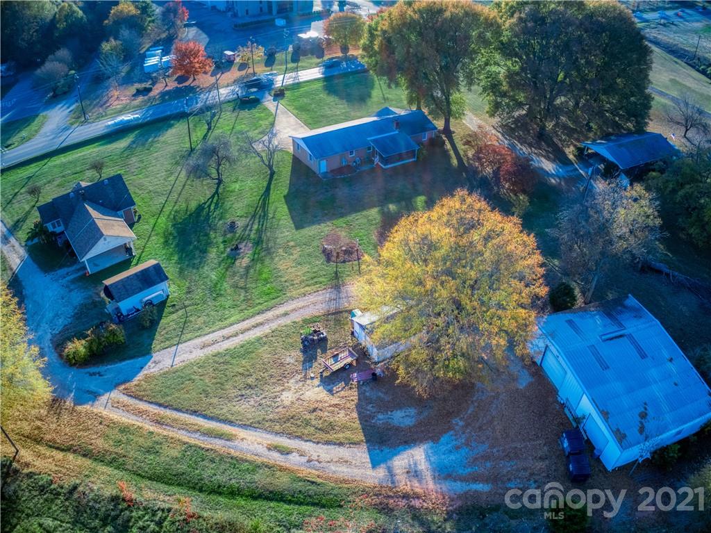 768 River Highway Property Photo 22