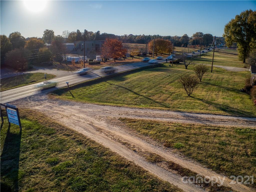768 River Highway Property Photo 25