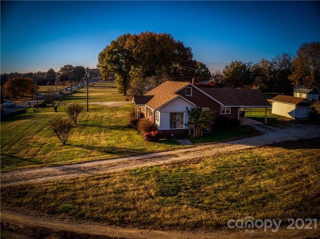 768 River Highway Property Photo 27