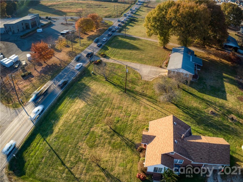 768 River Highway Property Photo 29