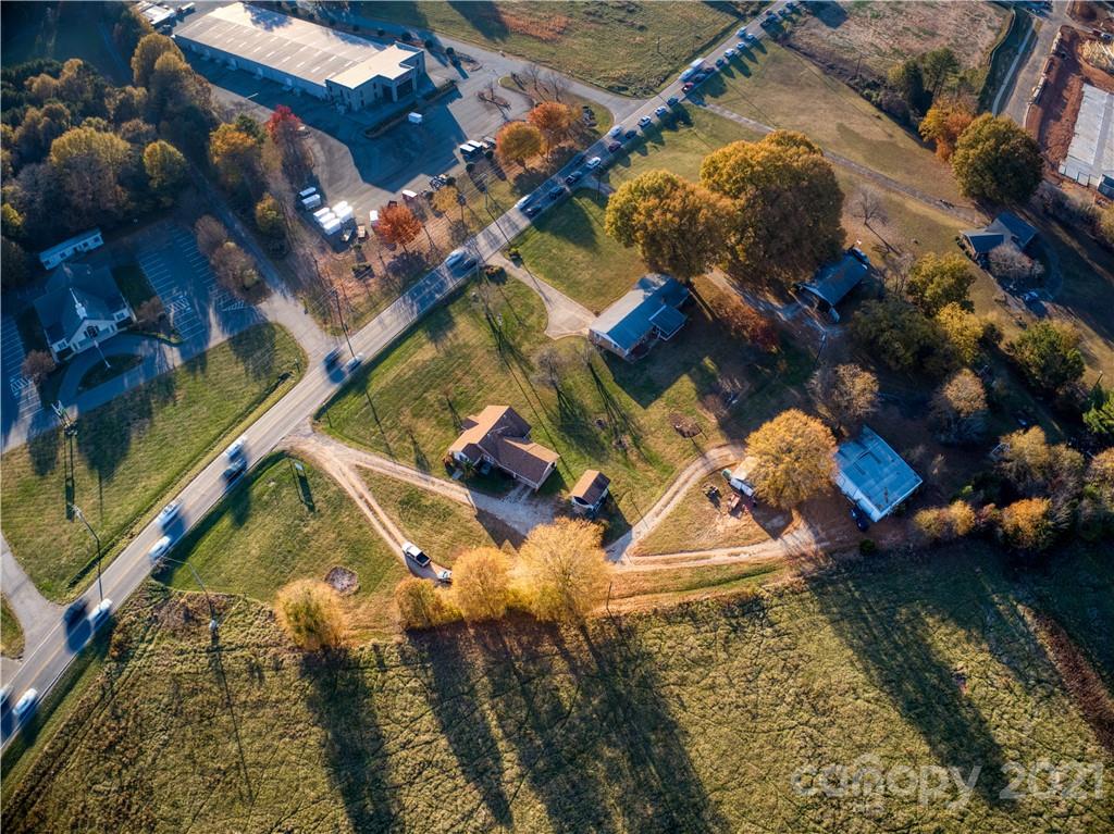768 River Highway Property Photo 32