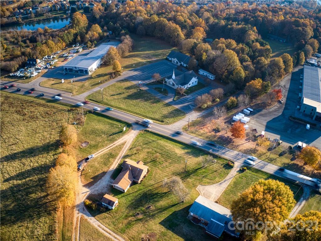 768 River Highway Property Photo 36