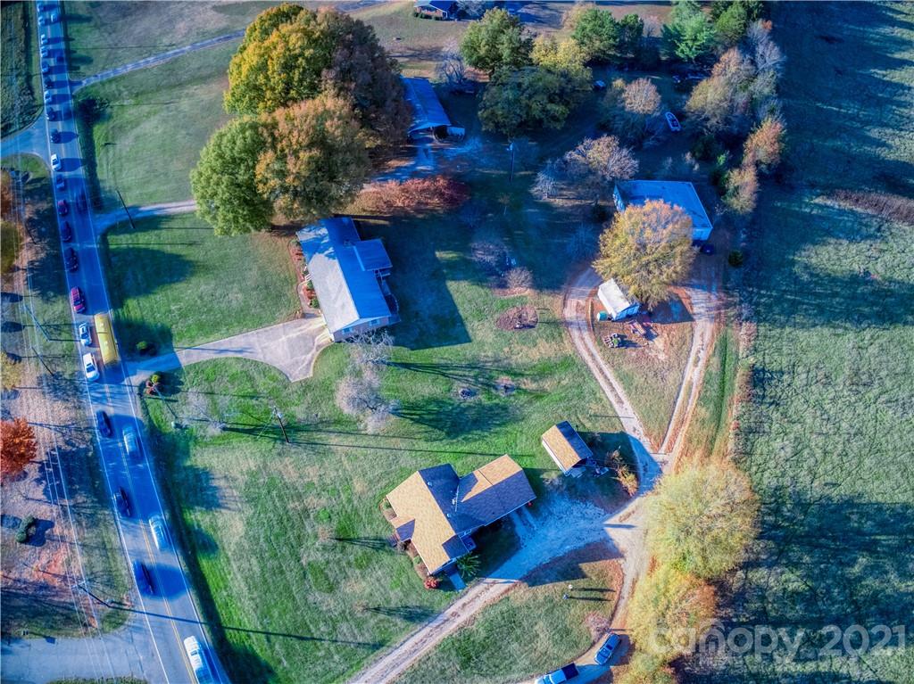 768 River Highway Property Photo 37