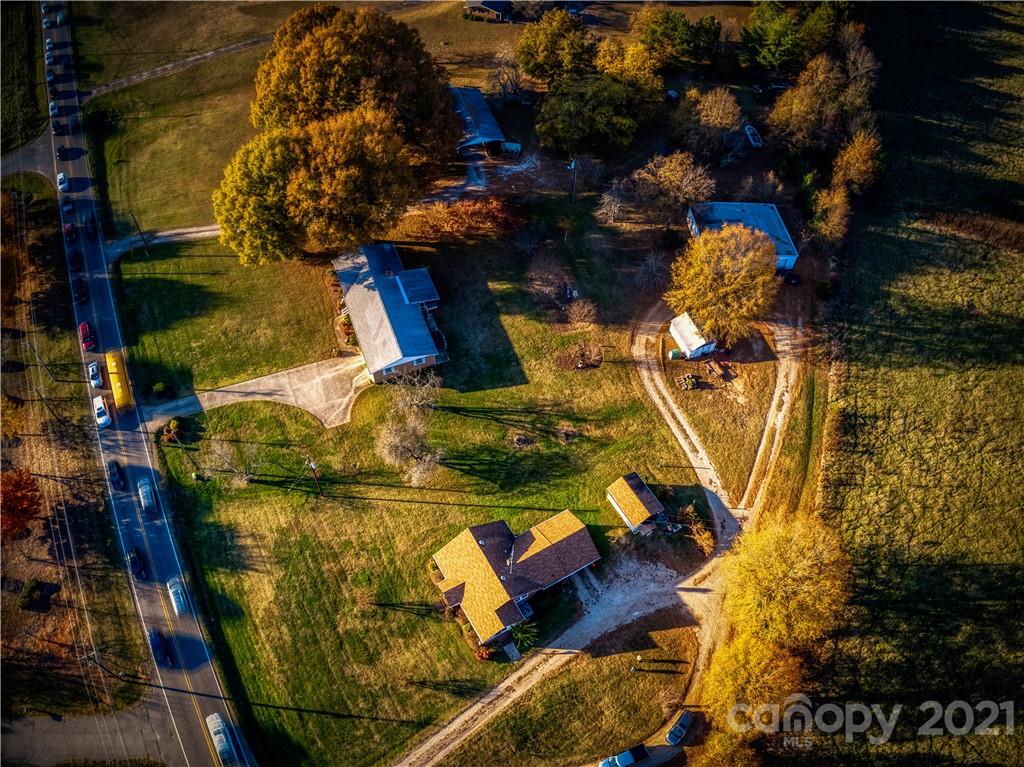 768 River Highway Property Photo 38