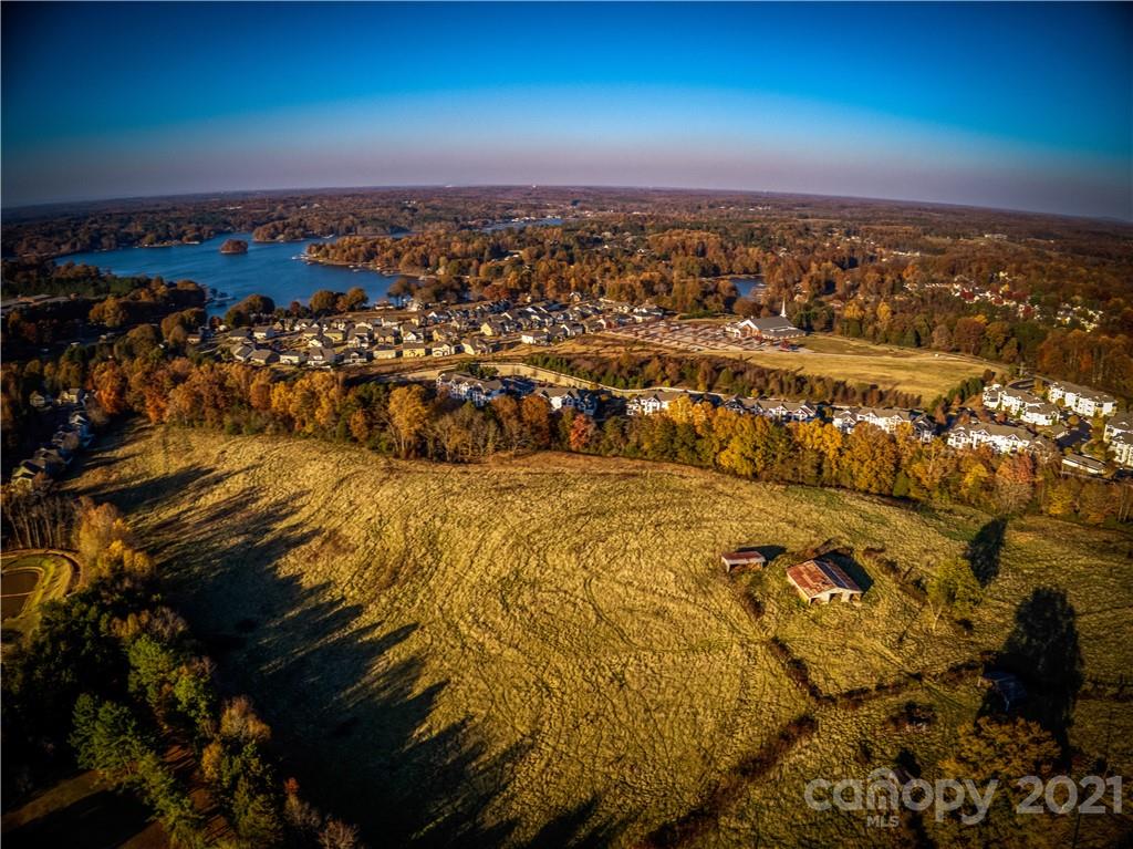 768 River Highway Property Photo 39