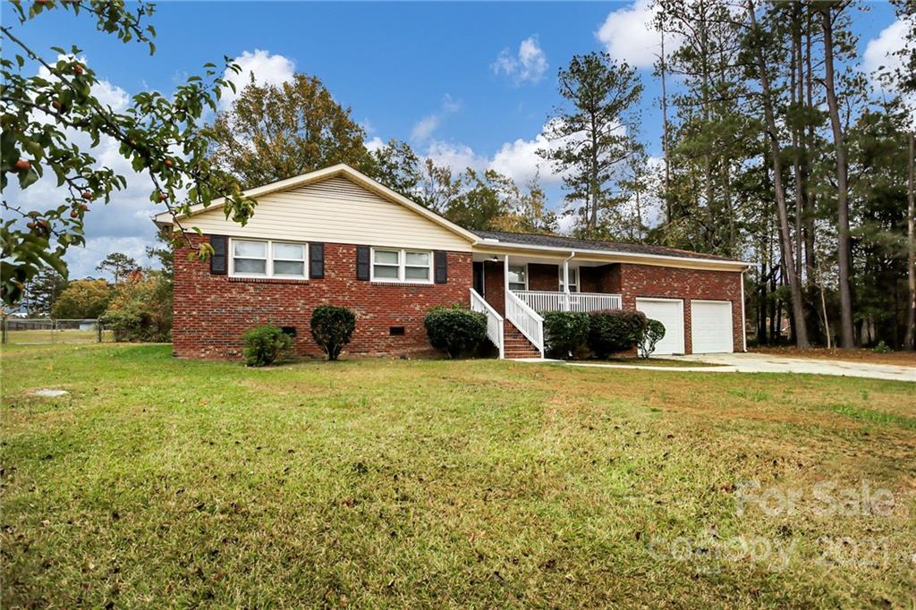 2599 Lewis Drive Property Photo 3