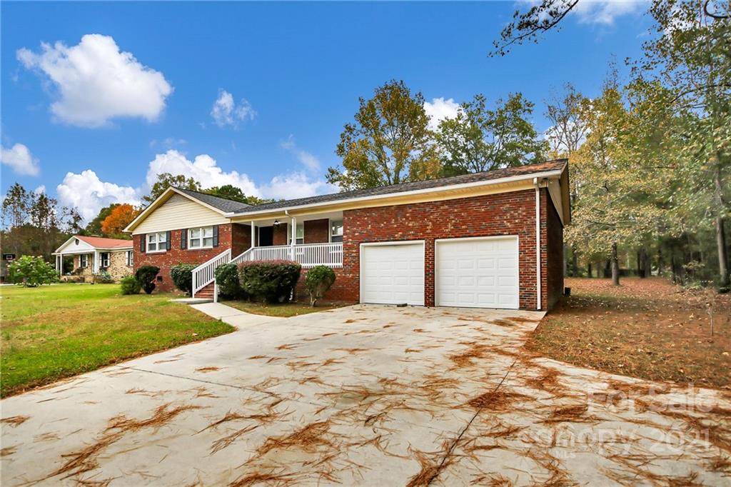 2599 Lewis Drive Property Photo 4