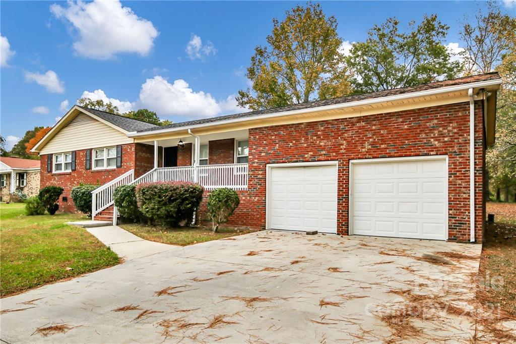 2599 Lewis Drive Property Photo 5