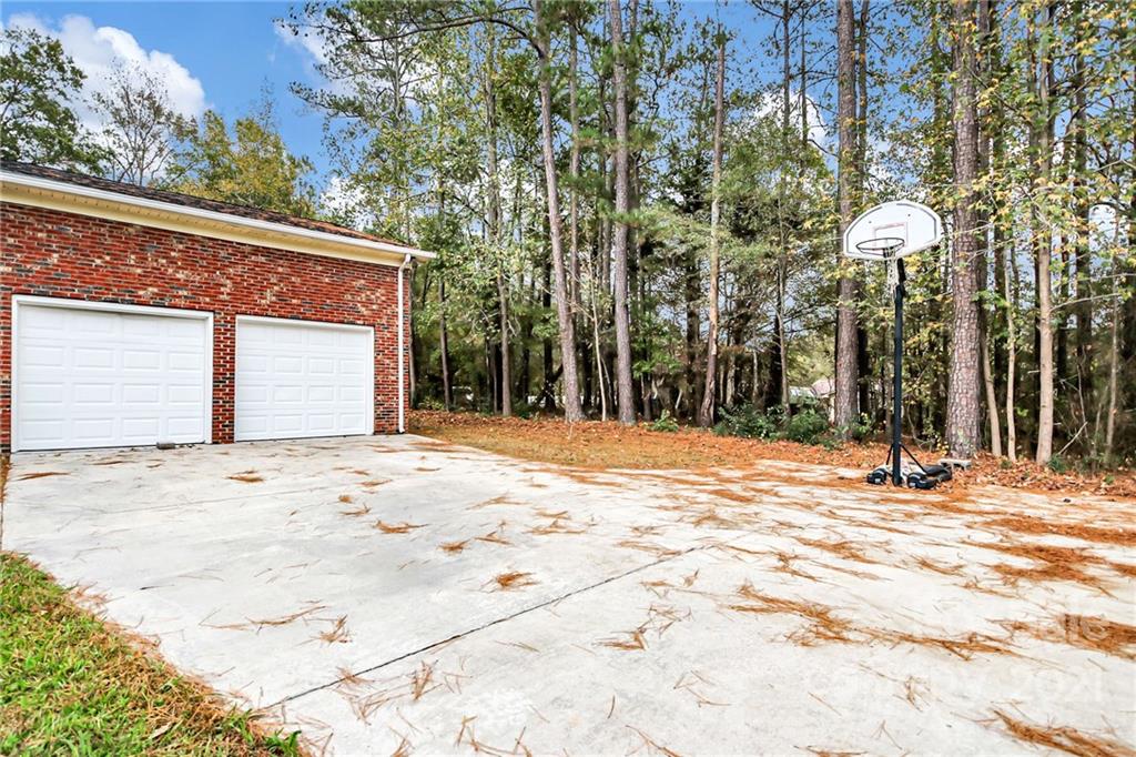 2599 Lewis Drive Property Photo 10