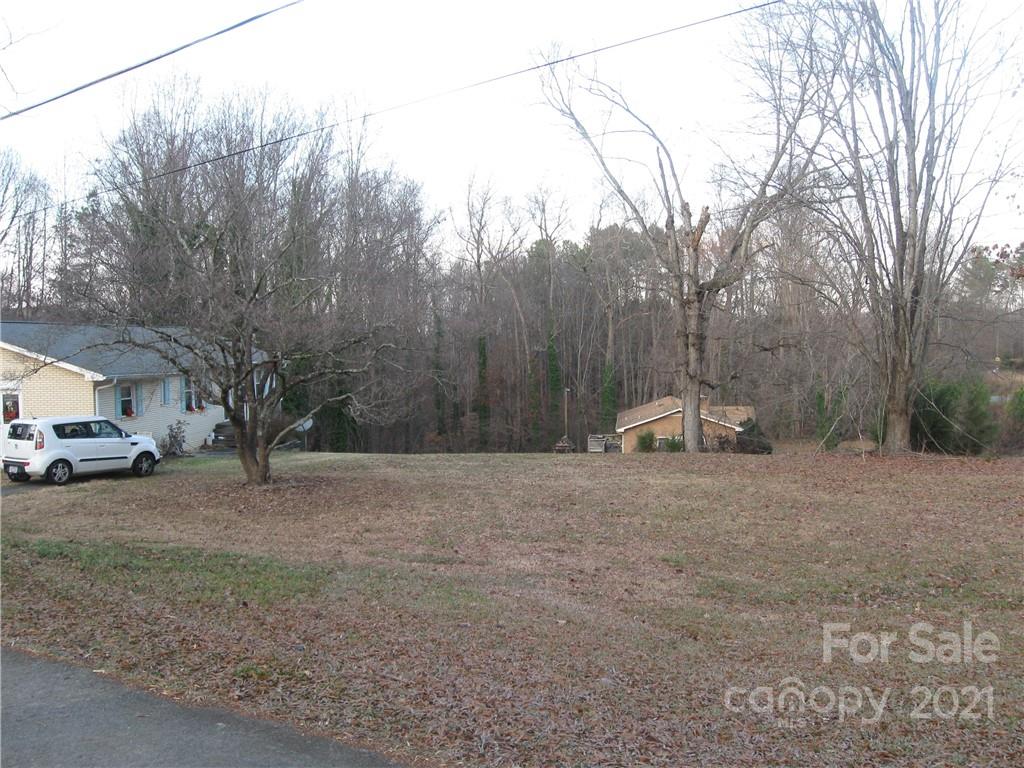 3142 Charlotte Highway Property Photo 1