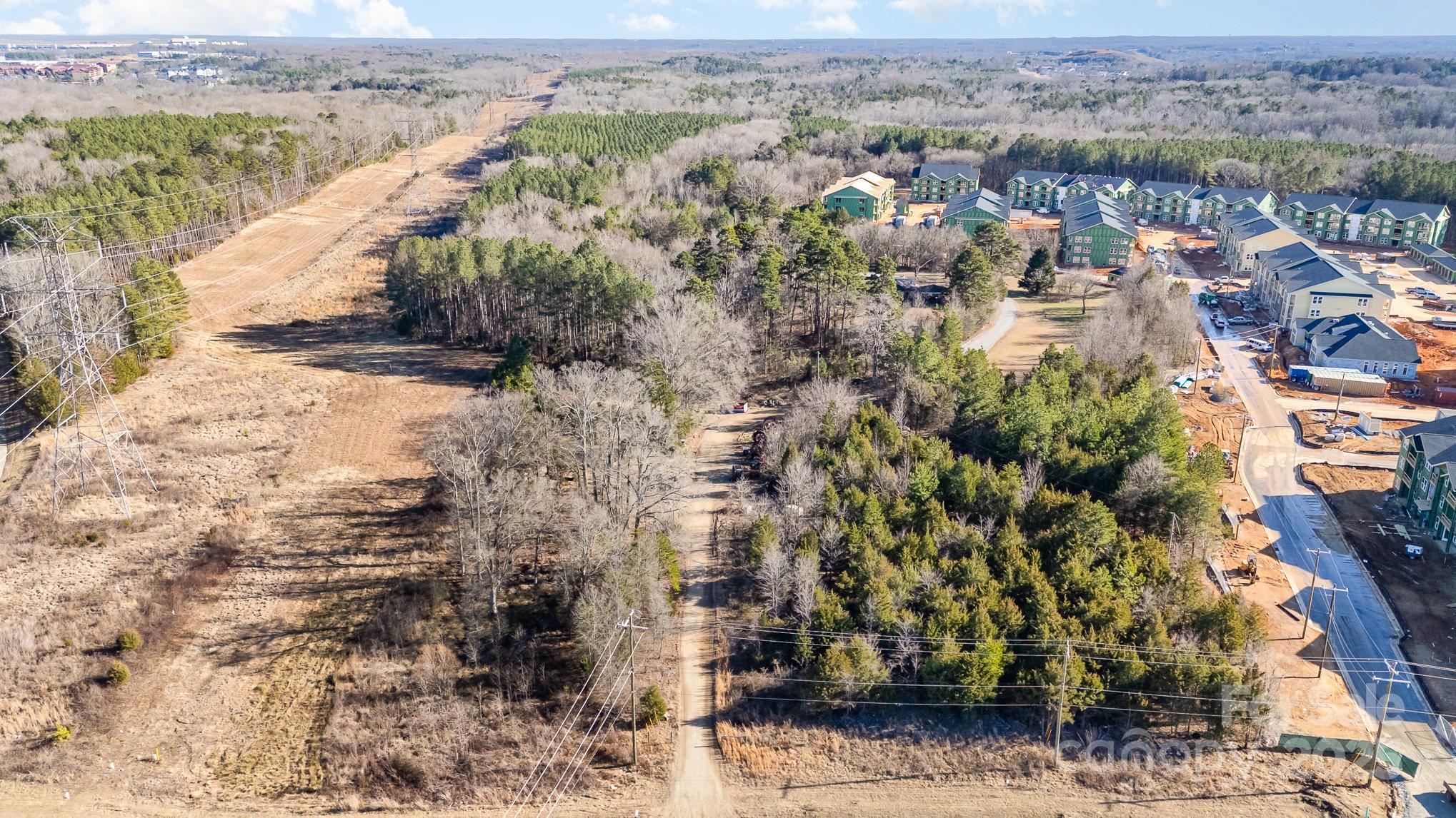 13320 Mallard Creek Road Property Photo 3